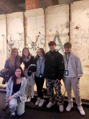 Visita 1º Bachillerato de Alemán a la exposición del Muro de Berlín