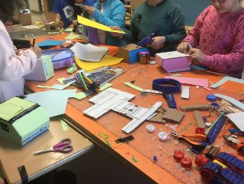 Coche oruga del Taller de Juguetes colegio El Porvenir