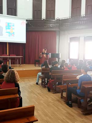 Visita a 2º ESO del escritor Nando López