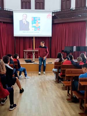 Visita a 2º ESO del escritor Nando López