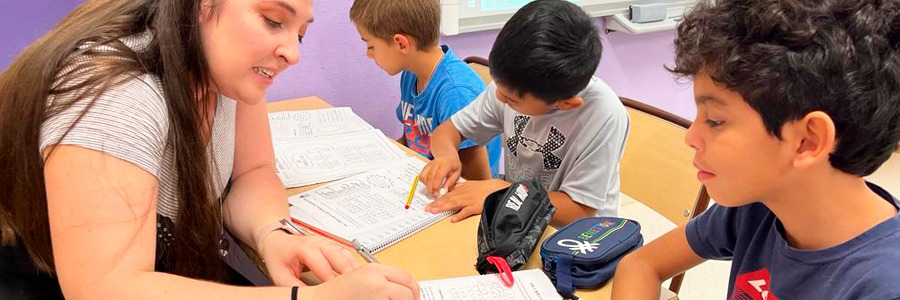 Tenemos una Primaria bilingüe: qué trabajo hacen nuestros auxiliares de conversación nativos